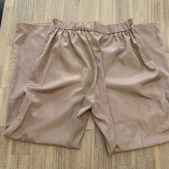 I Saw It First Tan Cargo Pants 4 Small ASOS - Picture 5 of 5